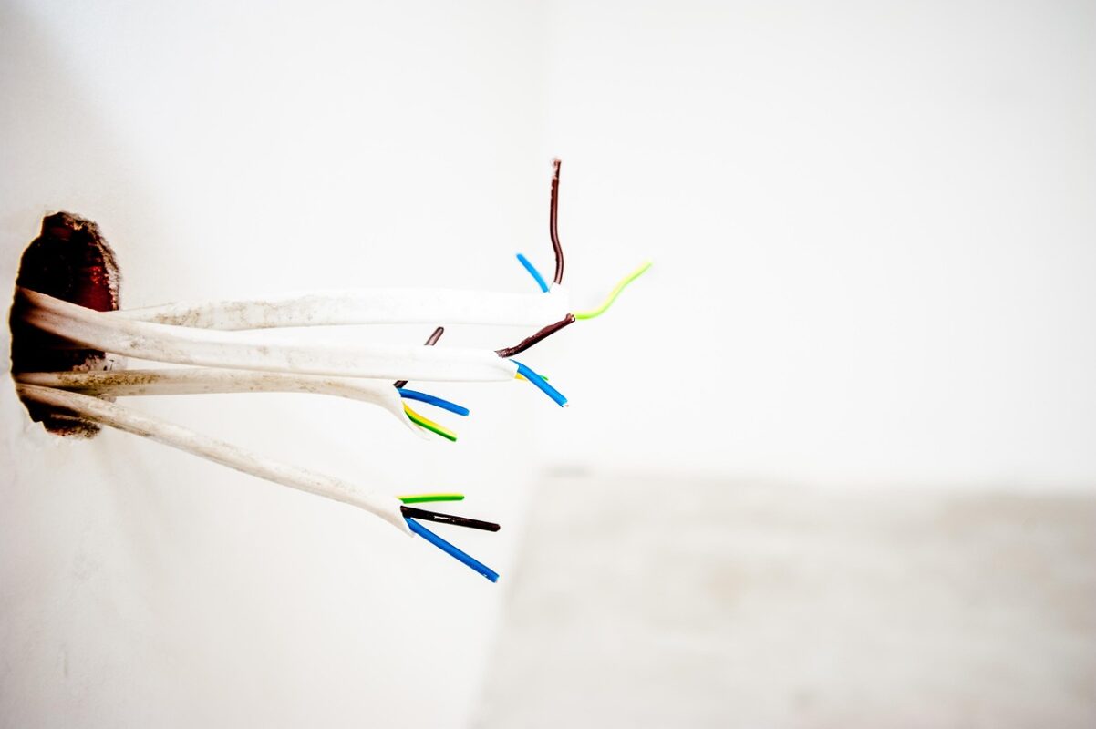 Reading an electrical listing: base, voltage and what "suitable for" leaves out