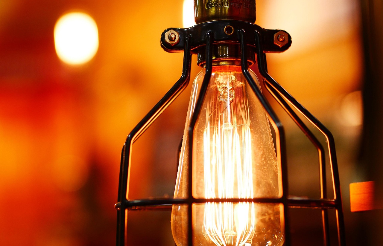 Warm, neutral or cool: choosing colour temperature room by room